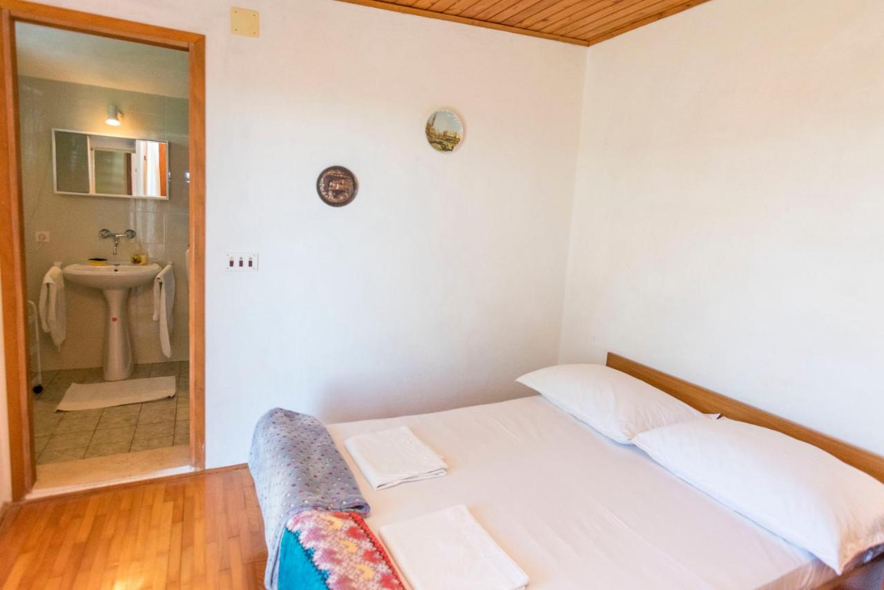 Apartments And Room Milka-Jere พรีมอชเตน ภายนอก รูปภาพ